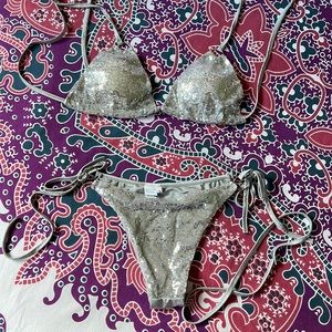 Silver swimsuit bikini size L / Never used but no tags